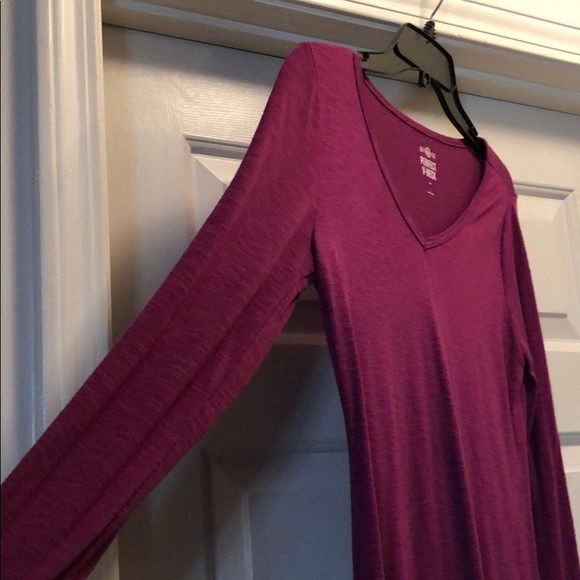 V Neck Tee - Picture 3 of 4